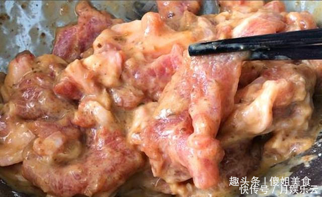 炸酥肉时，有人用面粉，有人用淀粉，都不对！大厨教你正确做法