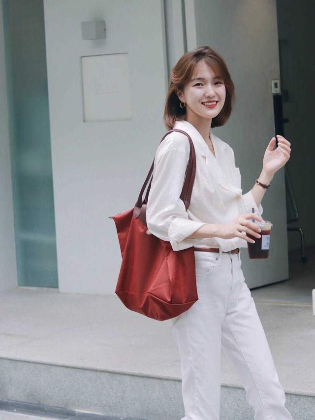 搭配|裤子最不挑年龄了!不光百搭还能提升气质感,简约高级谁能不爱?