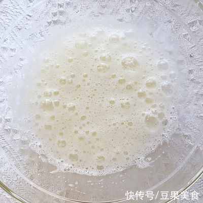 新手零失败戚风蛋糕做法,不开裂不塌陷