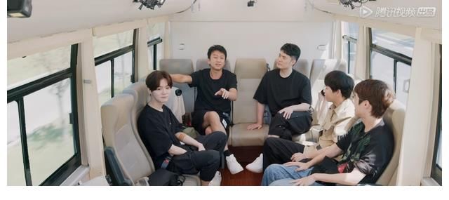 以“折磨”嘉賓為樂？《五哈》導(dǎo)演玩過火，鹿晗缺席三期原因曝光