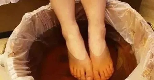 中药|泡脚加一物，静脉曲张都好了，还能通经活络，促进气血循环，助你在岁月中逆行
