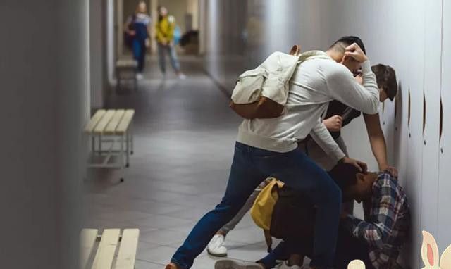 家庭|这3类家庭容易把孩子培养成“软柿子”,上学后可能经常被人欺负