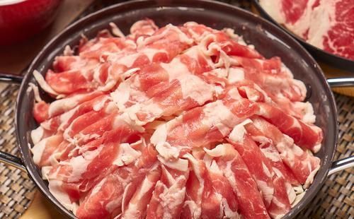 做葱爆羊肉用不用先腌制？教你正确做法，羊肉鲜香滑嫩还不膻