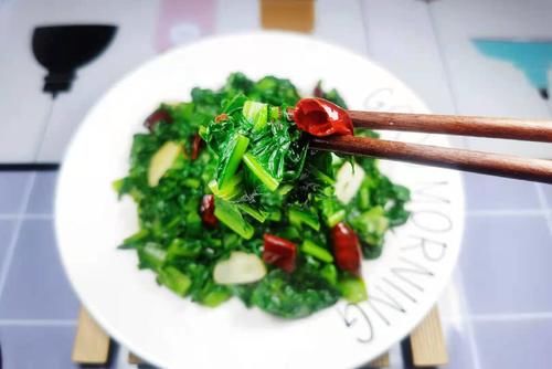 菜市场这食材没人要，如今懂吃的人很少，5毛钱买一袋，脆爽可口