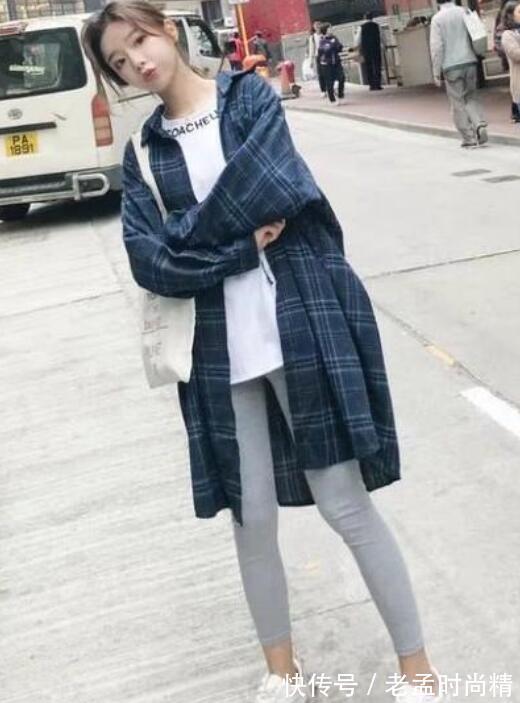 中筒|搭配各种中筒牛仔裤,效果也很不错,休闲感十足,活泼可爱