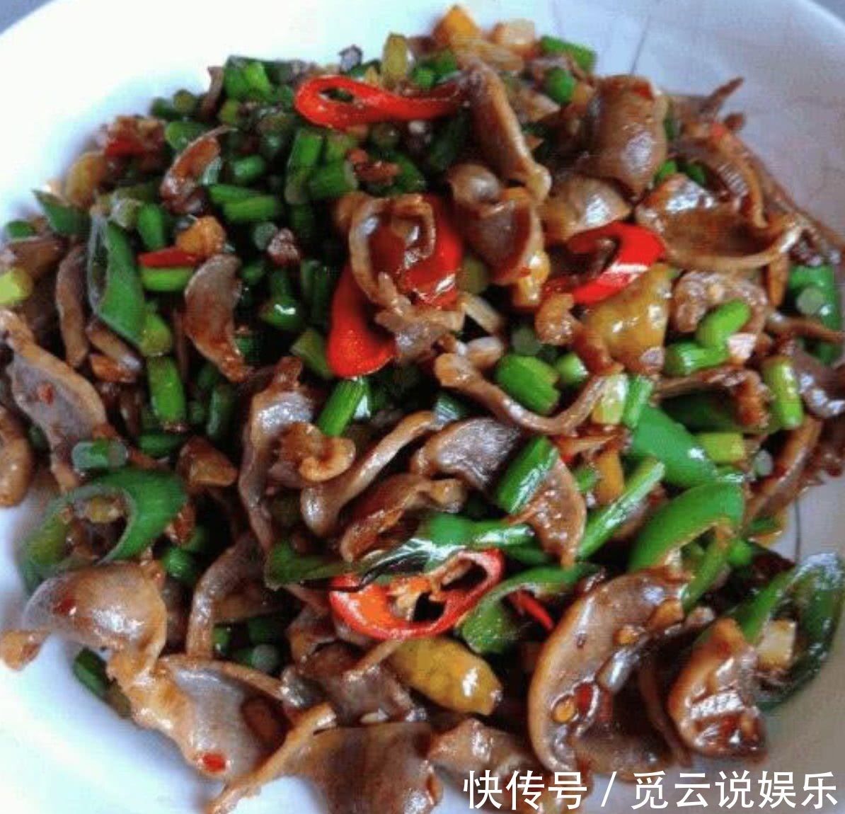 肥肠|乡下留不住孩子，没想到外婆炒了四个菜出来，孩子反倒不愿意走了