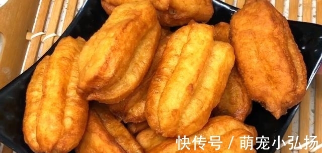 保鲜膜|1碗面粉,1个鸡蛋,就能在家做油条,不用泡打粉,比买的好吃百倍