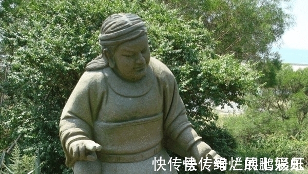 林冲&此人手持黄金双锏,击败豹子头林冲,生擒四位梁山猛将