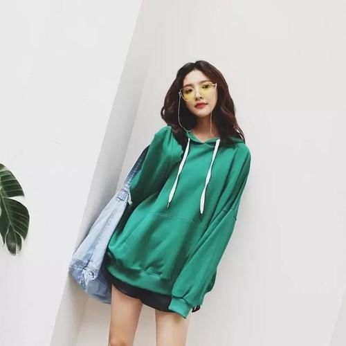 高跟鞋 卫衣绝对是最时髦的单品,穿上后秒变气质少女,满满的少女感