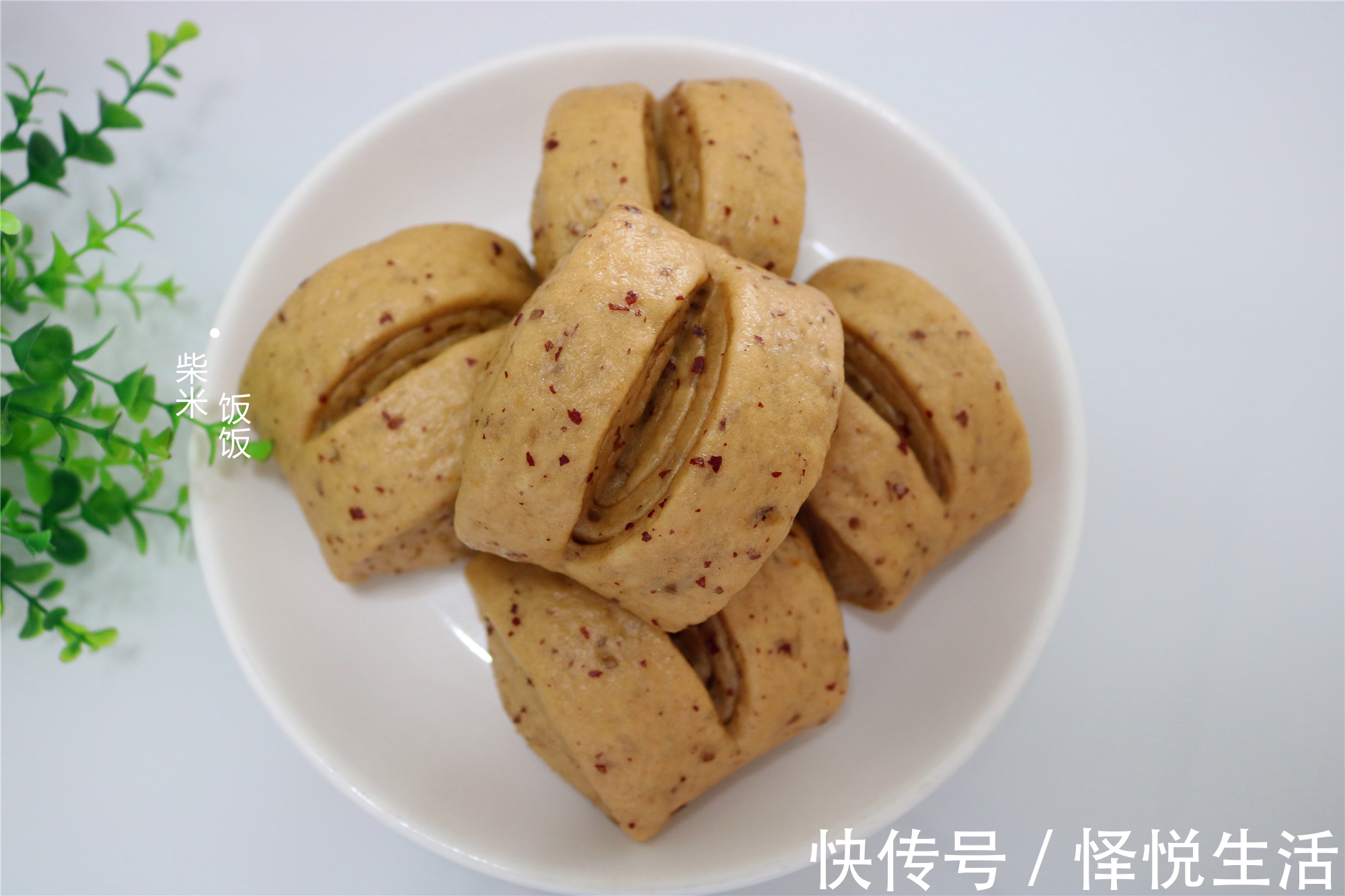 红枣肉|入秋之后,别总吃白馒头了,聪明女人都爱这样吃,蒸一蒸真香