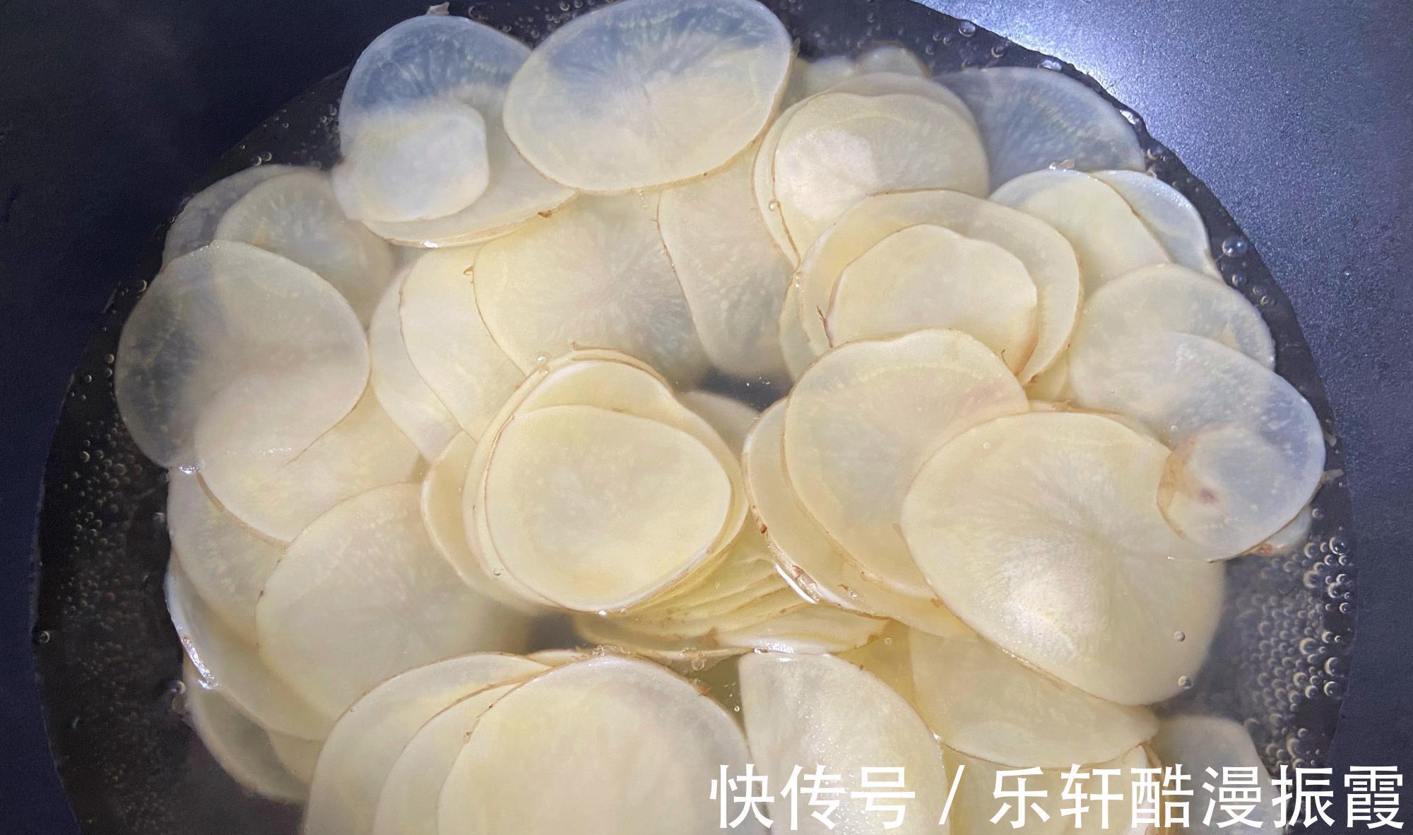 一块钱|用1块钱就能实现薯片自由，满满一大盘，香香脆脆，一次吃到爽