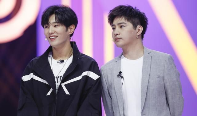 阿泰亮相荣耀美少女，全程包袱不断太欢乐，散伙饭都吃上了