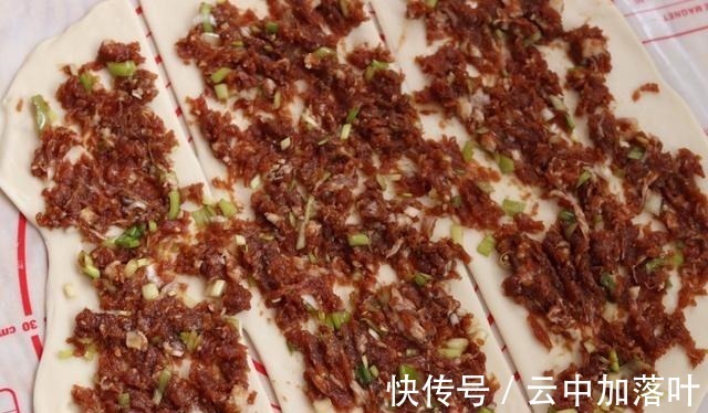 自制千层猪肉饼，好吃不腻，外皮酥脆，馅料鲜香，真解馋！