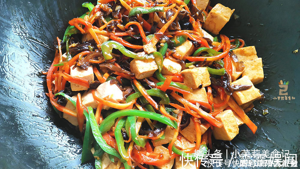 螺丝椒|买青椒时,直的辣还是弯的辣老菜农辣不辣看“这里”准没错