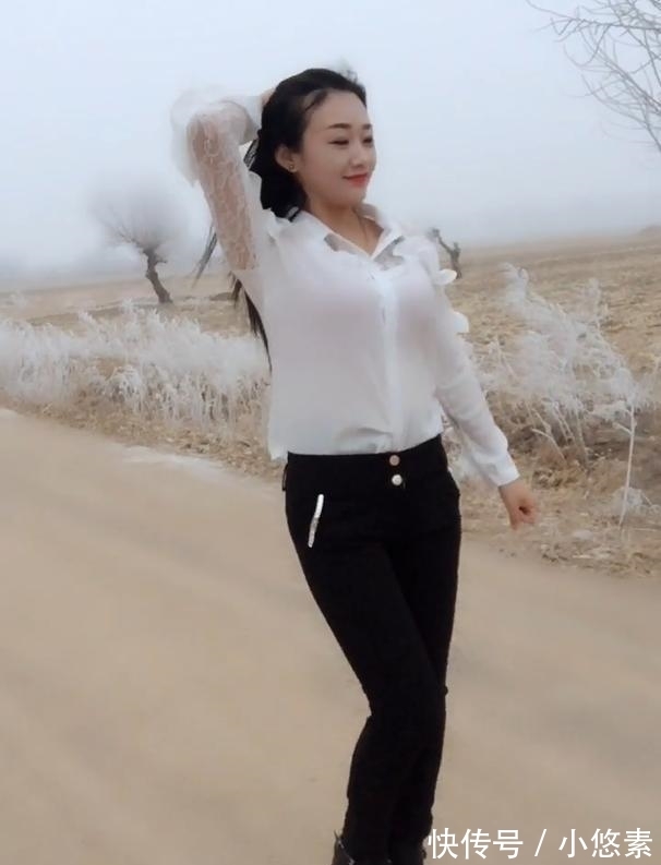 穿搭|北方美女仅穿“打底衫”外出, 冻手冻脚, 塑造“冻美人”