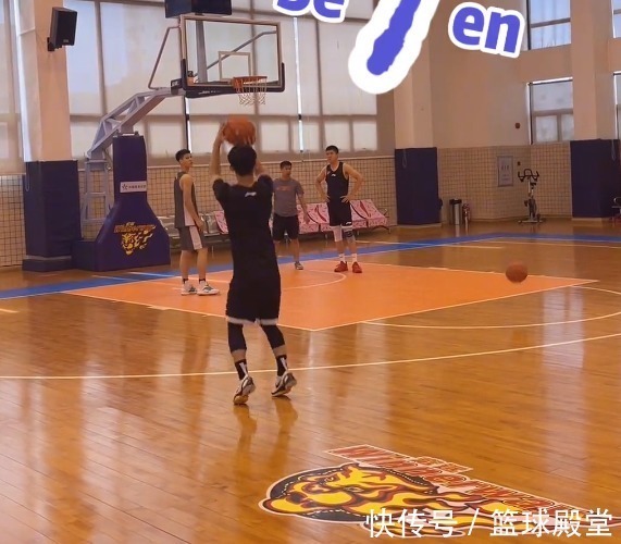 黄思静|4消息!女篮实力榜更新,大韩未痊愈,北控获哈斯,徐杰特训三分