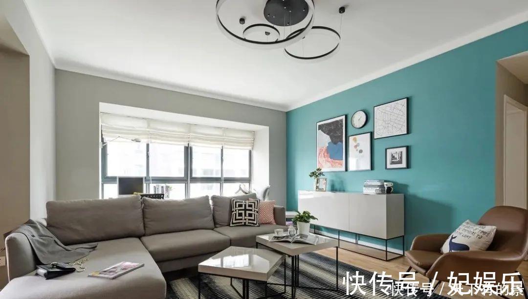 客厅|客厅沙发这样摆放，面积直接大了一倍，邻居见了挤爆门来学！