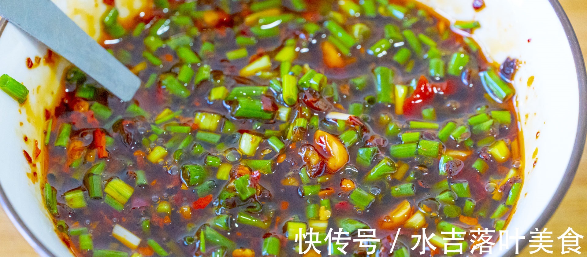 绿豆淀粉|凉粉最简单做法，1碗绿豆1碗水，搅一搅5分钟出锅，Q弹爽滑！