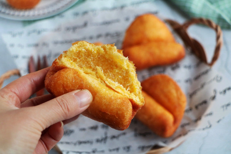  面食新吃法，比面包简单，比油条好吃，我家隔三差五就做，太香了