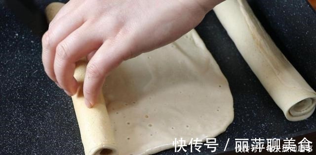 不用烤箱，不用电饭锅，这是用平底锅就能做的蛋糕卷，一次性成功