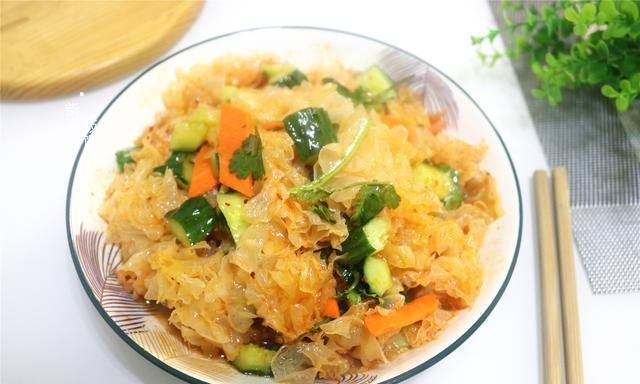 这一食材别总炖汤了,换种简单吃法,入味又开胃,现在吃正合适