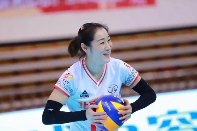北京队|遗憾!又一位36岁女排名将宣布正式退役,结束长达26年排球生涯