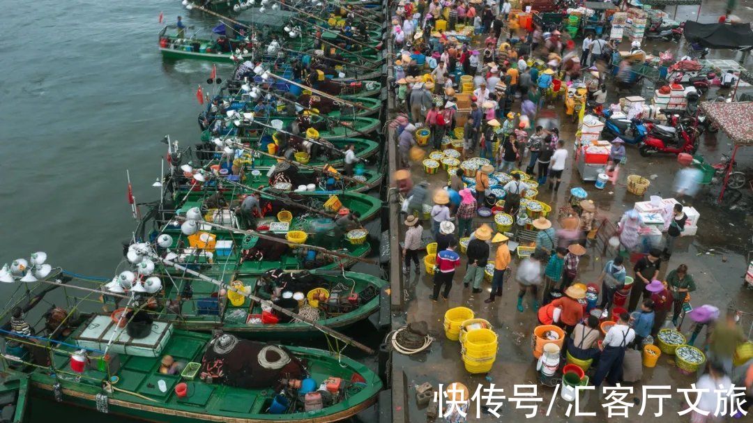 宝藏地|媲美巴厘岛，北纬18°绝美海岸线，海南这个宝藏地比三亚人少景美