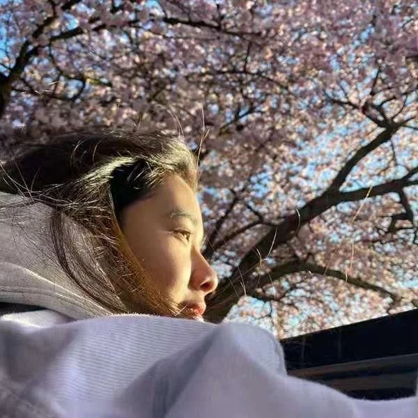 19岁陈坤儿子恋情疑曝光,与美女遛狗合影,罕露脸颜值不似爸爸 19岁陈坤儿子恋情疑曝光,与美女遛狗合影,罕露脸颜值不似爸爸
