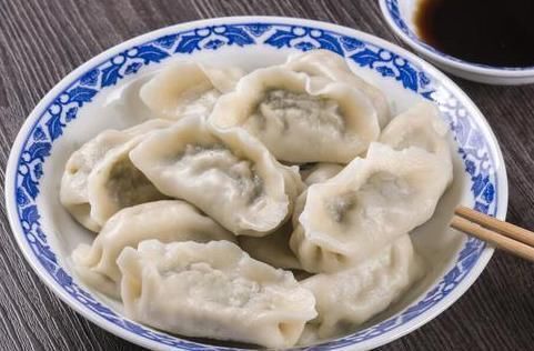 饺子|调肉馅时,用料酒去腥就错了,看看饭店的做法,肉馅鲜嫩又多汁