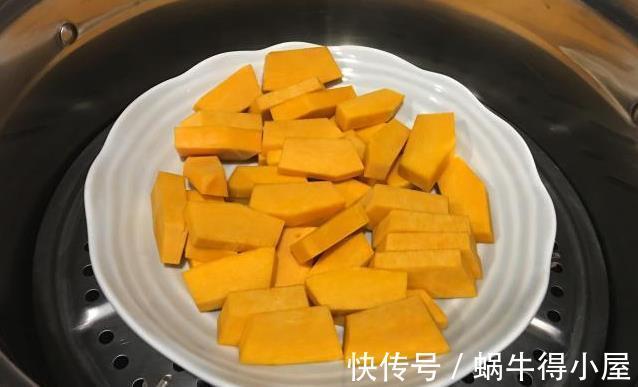 南瓜饼|做南瓜饼,巧用一招,出锅后外酥里糯不粘牙,比只放糯米粉好吃