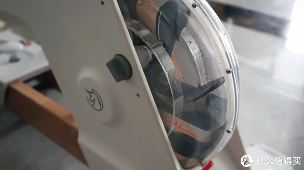 划船机|运动相关 篇一：全身锻炼称神的运动器材，野小兽R15水阻划船机测评！