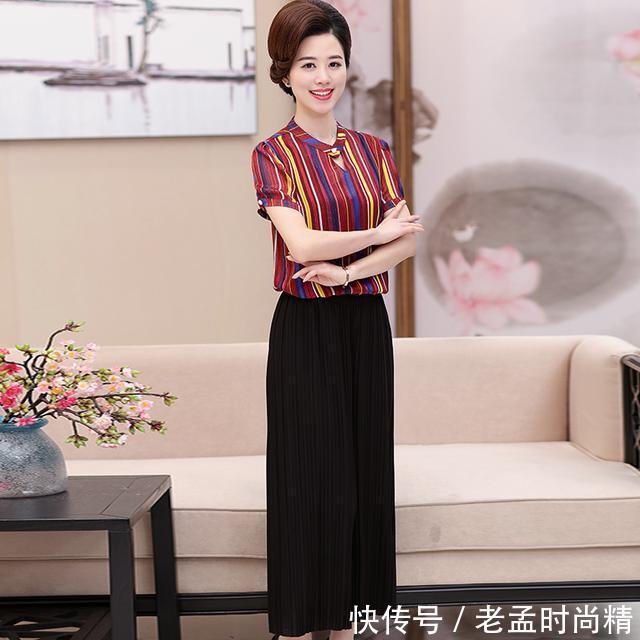 阔腿裤 会穿的女人,到了40是不穿裙子的,她们一般会选择时髦的套装