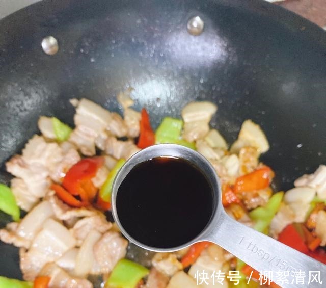 红辣椒|辣椒炒肉,家常美食,味道鲜美!