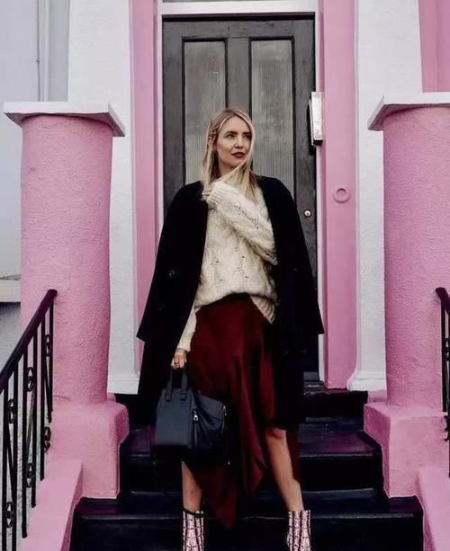 不论搭裙子还是穿裤子，一定要牢记“上下法则”，时髦不是问题