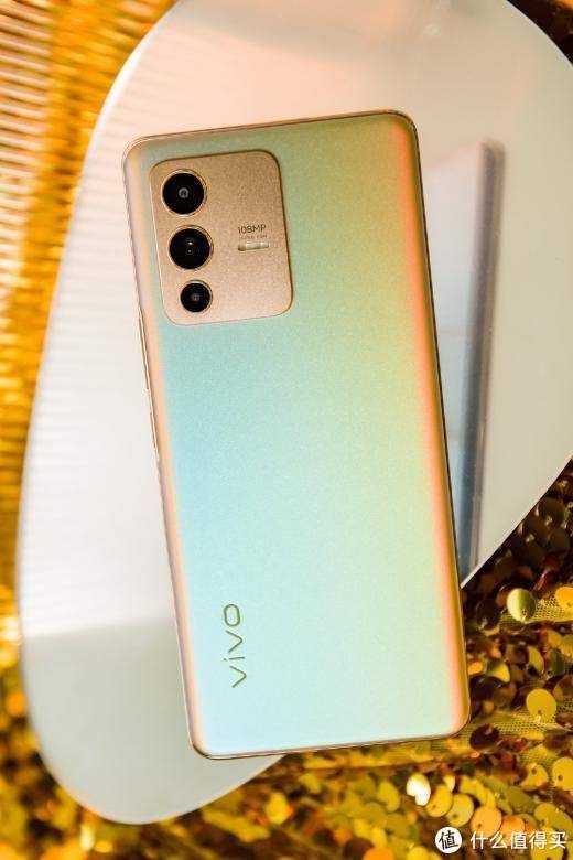 哈曼卡顿音响|颜值即正义 vivo S12系列如何圈粉看脸的年轻人？