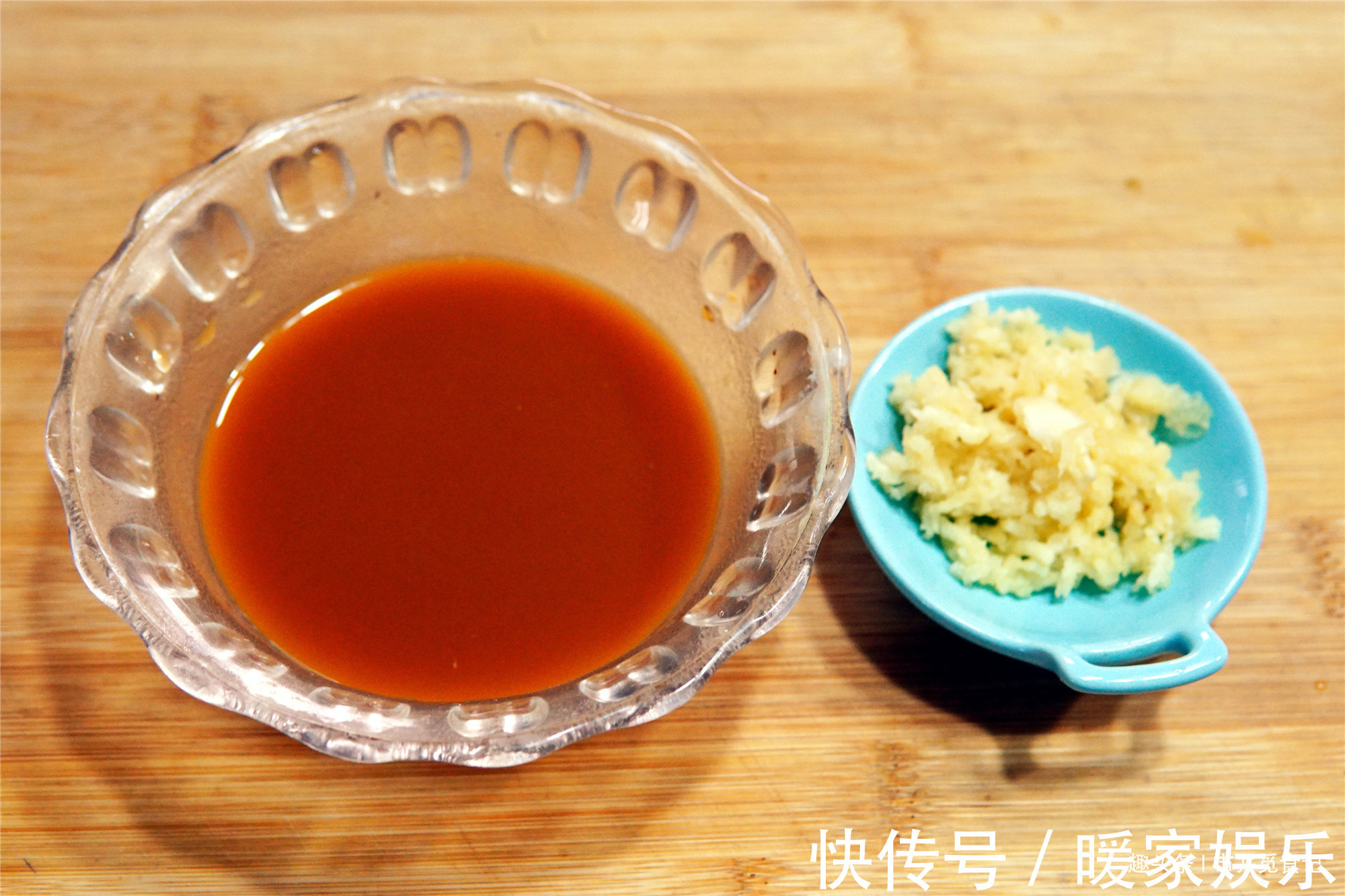 茄子直接炒大错特错，太费油了，多加一步，不变色还省油！