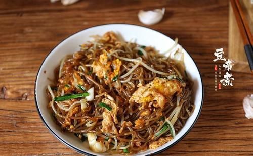 既是菜也是主食，就连南方人也抗拒不了它的美味，食材不多但好吃