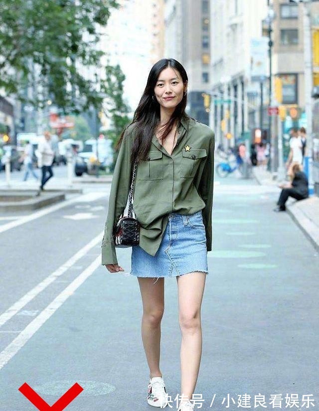 小姐姐|今夏,衬衫+半身裙才最“合拍”,青春又时尚,小个子都爱了