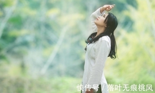 翠华@万千心事云头寄,一枚落叶可知秋;伤感秋词七首,清寒霜色伴梦柔