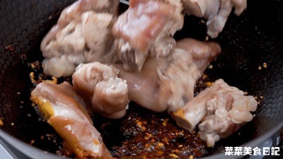 秒杀餐馆！这菜下饭又解馋，哪还用出去排队吃