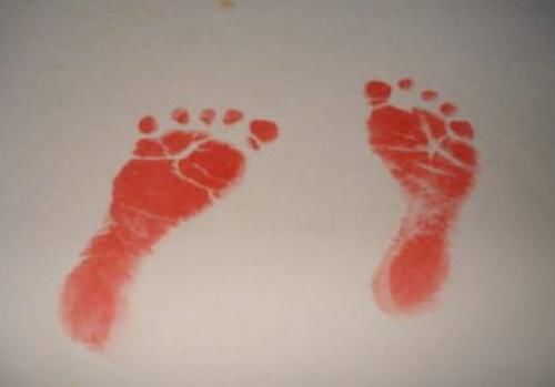 小脚丫|孩子不满三岁，别让和奶奶姥姥一起睡觉，三大影响非迷信，很科学