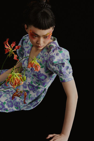 赋能中国设计力量 LILY商务时装推出SHUTING QIU设计师联名系列