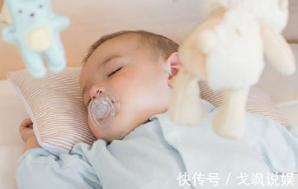 大哭|宝宝睡醒后的表现,直接反映他的智商高低,你家娃在此行列中吗