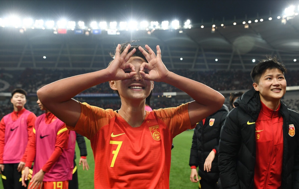中国女足|贾秀全喜从天降!国际奥委会官宣,中国女足奥运冲金迎重大突破