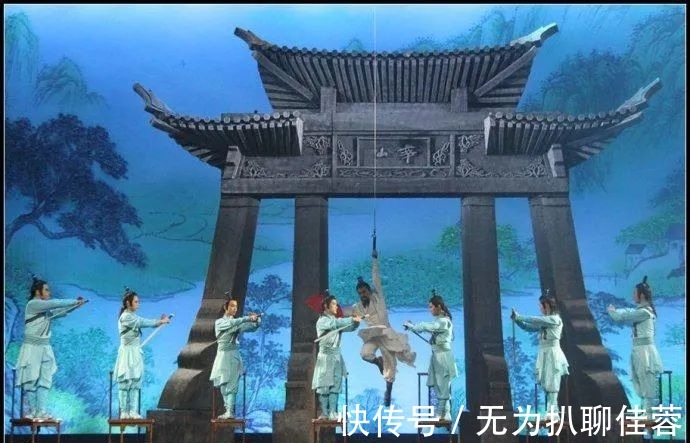 飞刀|古代“击剑术”演变历程:从掷剑到剑舞表演,再从跳剑到夺命飞刀