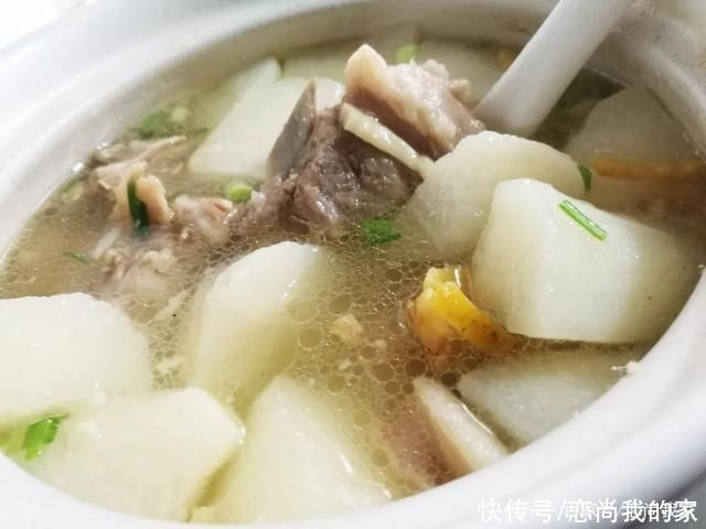  炖羊肉汤不要花椒、大料和料酒，加这两样味道鲜美，还没羊膻味!