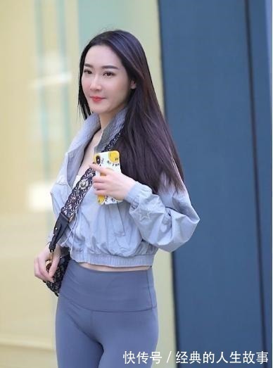 紧身 宽松夹克配紧身运动裤,时尚的运动,尽显青春气息!