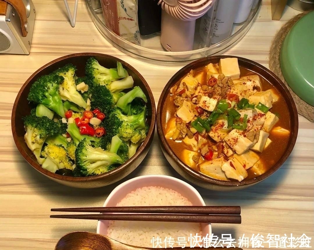 西红柿|30岁女人的精致晚餐，每顿不超10块钱，网友：太会过日子了
