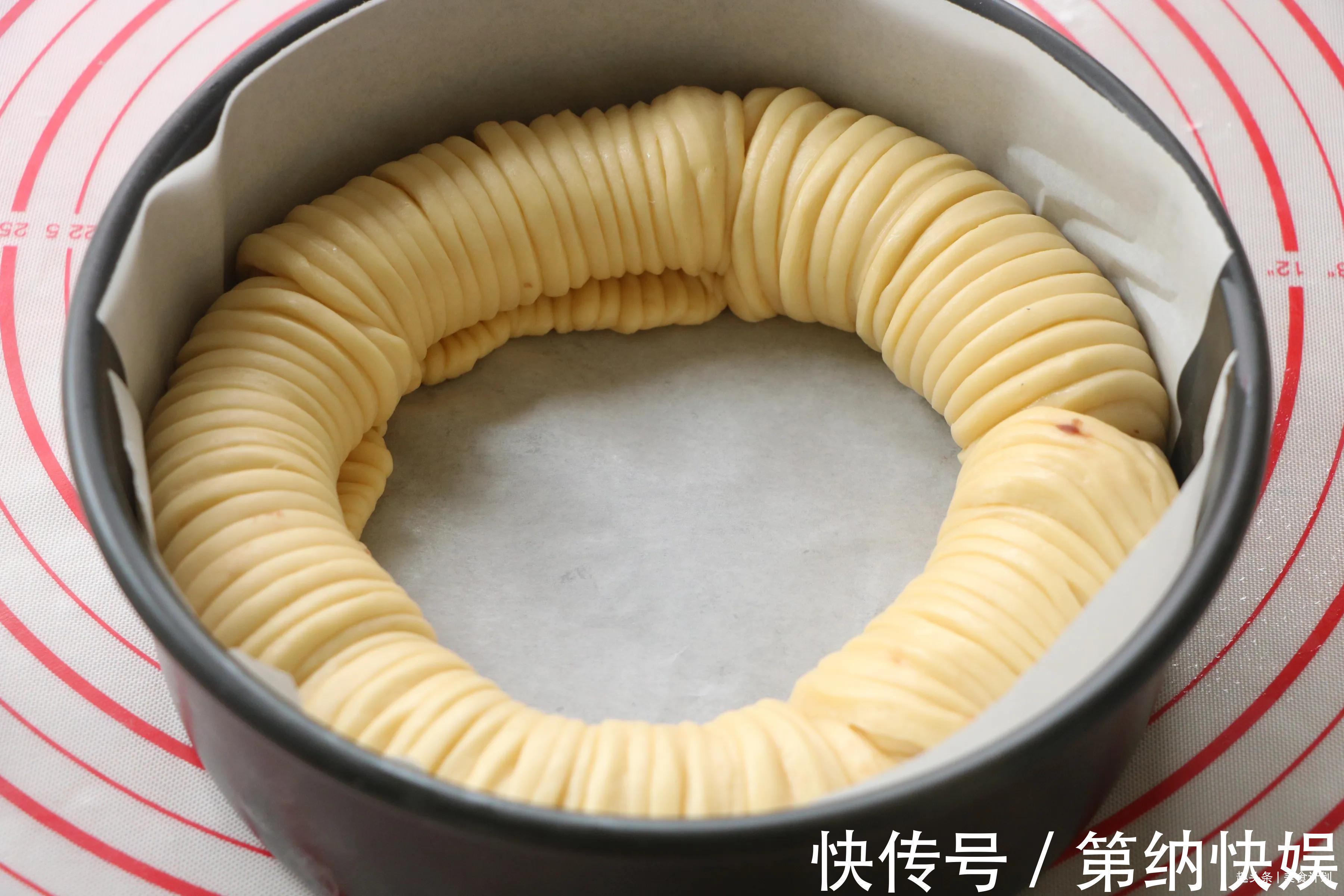 松软|教你做最近很火的毛线面包，松软拉丝，孩子吃了一次还想吃
