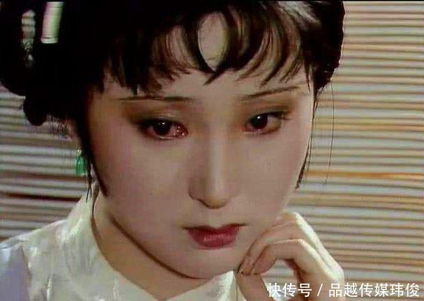 老太太|贾母为何那么喜欢薛宝琴?其实老太太是在演戏,而观众是这二人